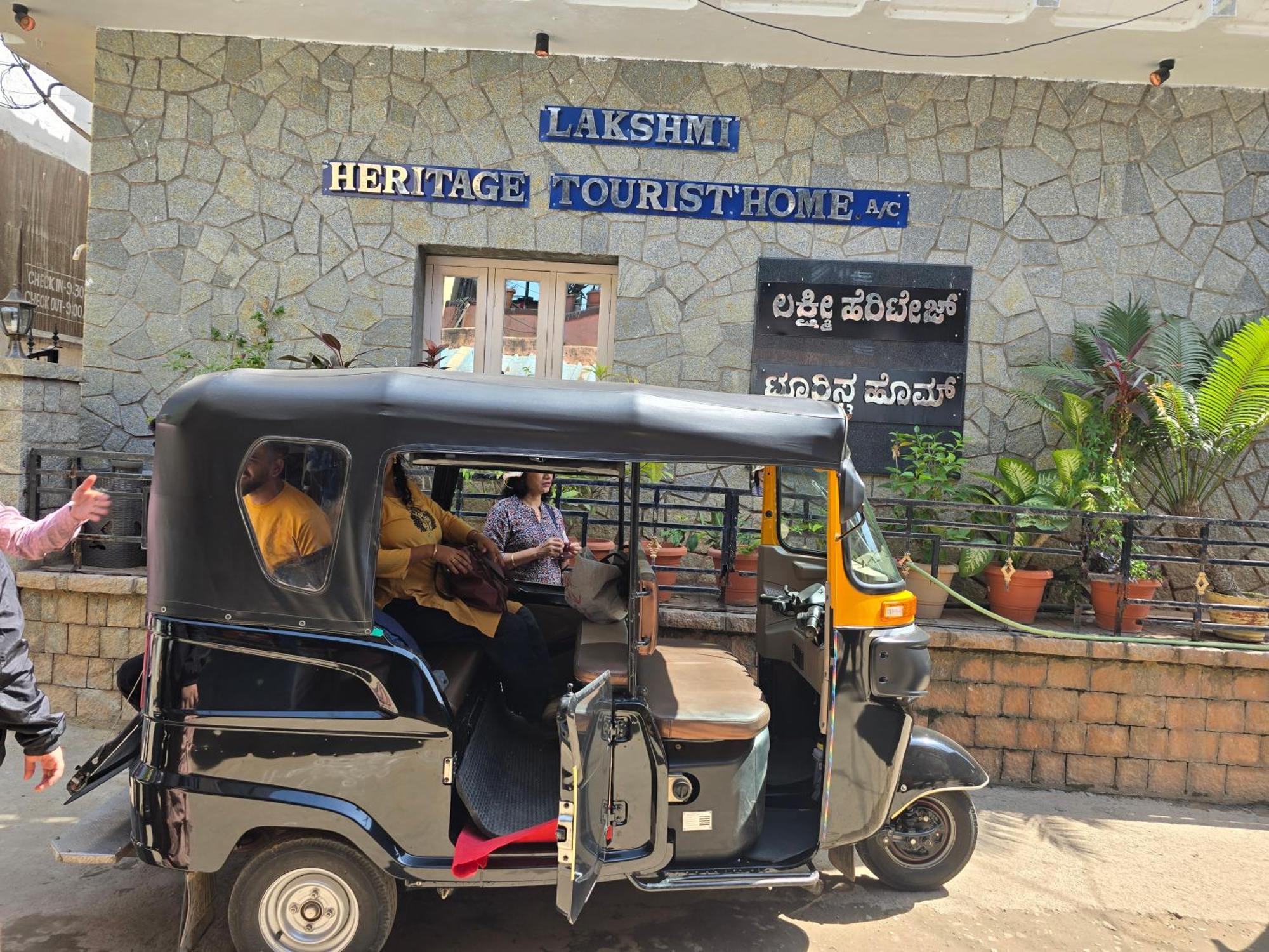 Lakshmi Heritage Tourist Home Hampi Kültér fotó