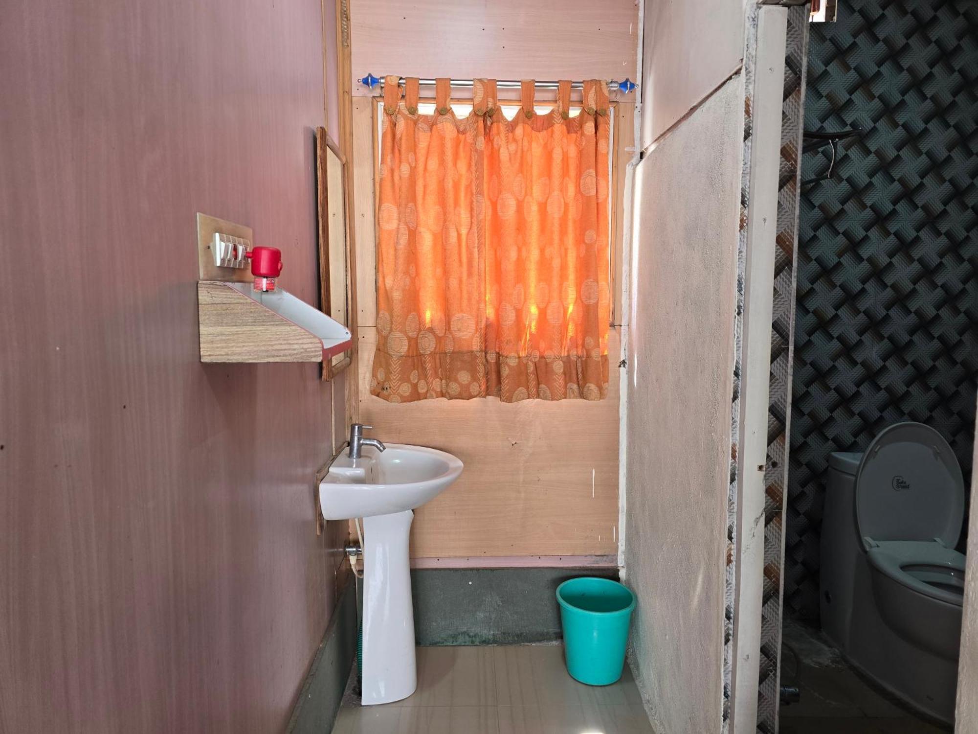Lakshmi Heritage Tourist Home Hampi Szoba fotó